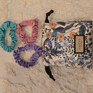 Gucci Beauty Scrunchie Set With Pouch